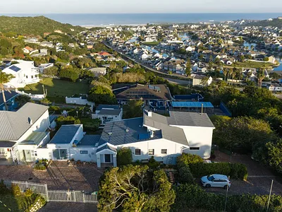 4 Bedroom House For Sale in Port Alfred - t8BS.webp