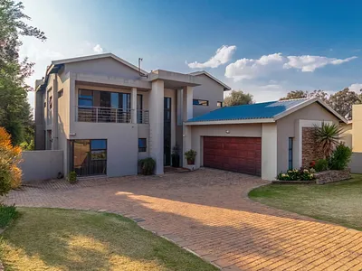 4 Bedroom House For Sale in Eye Of Africa, Eikenhof - 9GTb.webp