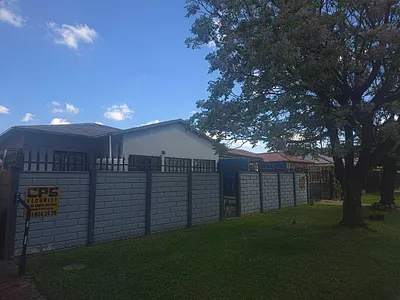3 Bedroom House For Sale in Alberton - X69G.webp