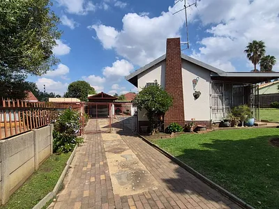 3 Bedroom House For Sale in Germiston - XKHN.webp