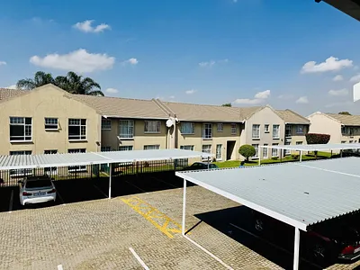 2 Bedroom Apartment For Sale in Boksburg - YVat.webp