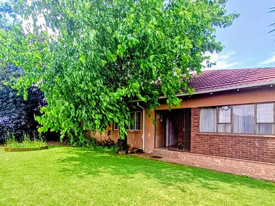 3 Bedroom House For Sale in Germiston - PIMj.webp