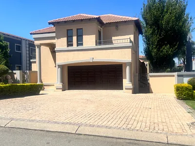 5 Bedroom House For Sale in Aspen Hills Nature Estate, Johannesburg - 4n3Z.webp