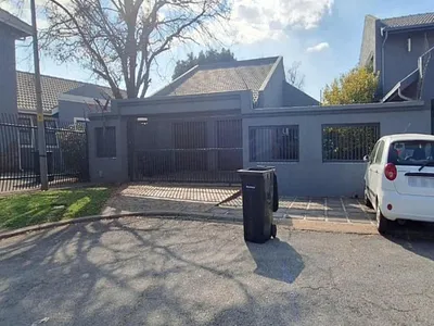 5 Bedroom House For Sale in Kempton Park - FJII.webp