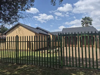 4 Bedroom House For Sale in Klippoortjie, Boksburg - nAYJ.webp