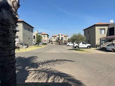 2 Bedroom Townhouse For Sale in Benoni - img