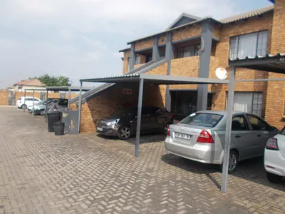 2 Bedroom Townhouse For Sale in Germiston - FaLA.webp