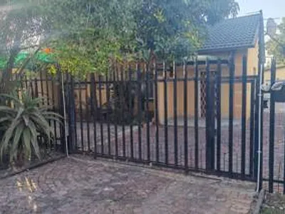 6 Bedroom House For Sale in Boksburg - FuVr.webp