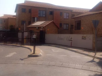 2 Bedroom Apartment For Sale in Cruywagen Park, Germiston - vhr1.webp