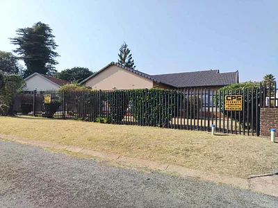 4 Bedroom House For Sale in Alberton - 4VSh.webp