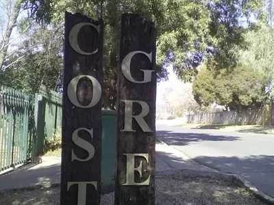 2 Bedroom Townhouse To Rent in Kempton Park - j3I6.webp