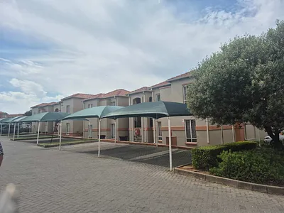 2 Bedroom Townhouse For Sale in Johannesburg - zHvT.webp