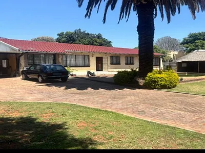4 Bedroom House For Sale in Birch Acres, Kempton Park - i5MJ.webp