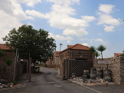 2 Bedroom Apartment For Sale in Benoni - kh81.webp