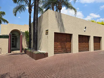 5 Bedroom House For Sale in Alberton - dPIh.webp