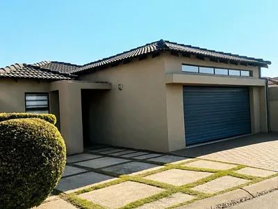 3 Bedroom House For Sale in Klippoortjie, Boksburg - 3m9D.webp