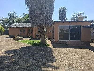 4 Bedroom House For Sale in Kempton Park - JiPC.webp