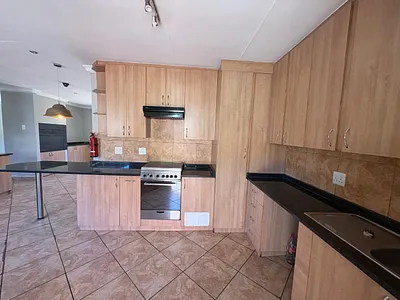 3 Bedroom Townhouse To Rent in Springs - 8eox.webp