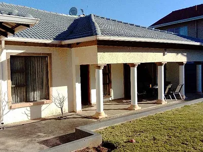 4 Bedroom House For Sale in Winchester Hills, Johannesburg - P5Ez.webp