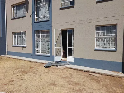 2 Bedroom Apartment For Sale in Kempton Park - clXR.webp