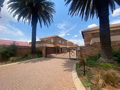 3 Bedroom Townhouse For Sale in Alberton - cJum.webp