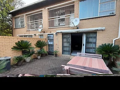 3 Bedroom Townhouse For Sale in Kempton Park - 2ugm.webp