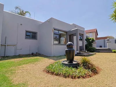 3 Bedroom House For Sale in Johannesburg - DRWf.webp