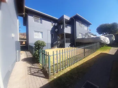 2 Bedroom Townhouse To Rent in Johannesburg - T56b.webp
