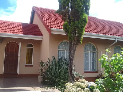 3 Bedroom House For Sale in Kempton Park - pgak.webp