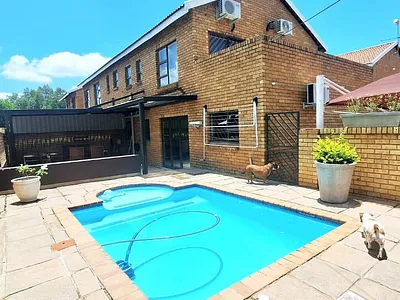 3 Bedroom Townhouse For Sale in Alberton - HfDb.webp