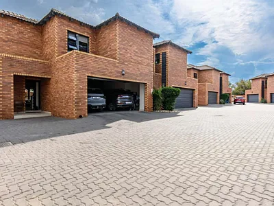 3 Bedroom Townhouse For Sale in Alberton - VPYM.webp