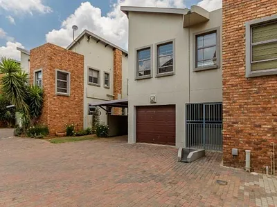 3 Bedroom Townhouse For Sale in Alberton - 4qJN.webp