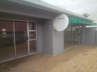 2 Bedroom Townhouse For Sale in Kempton Park - FaYy.webp