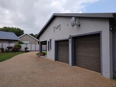 4 Bedroom House For Sale in Alberton - n0OF.webp