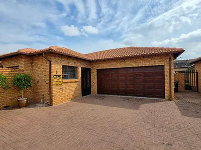 3 Bedroom Townhouse To Rent in Alberton - 48qq.webp