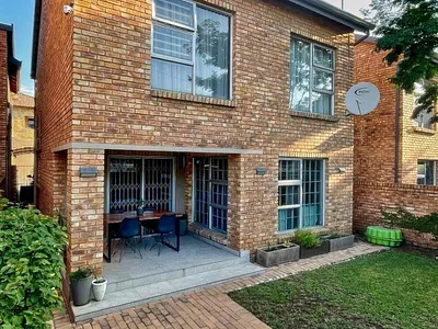 3 Bedroom Townhouse For Sale in Alberton - gpQP.webp