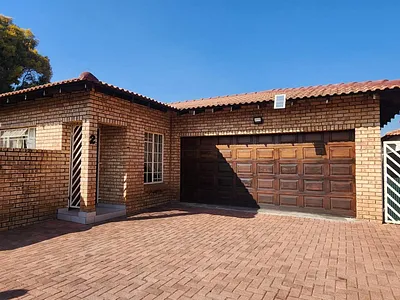 3 Bedroom Townhouse To Rent in Alberton - img