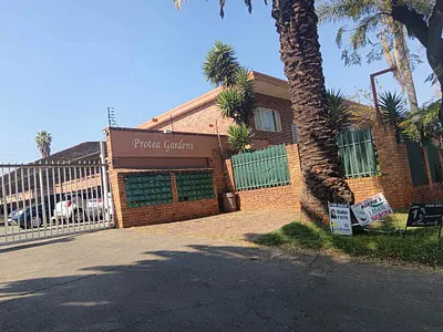 2 Bedroom Townhouse For Sale in Boksburg - r7K1.webp