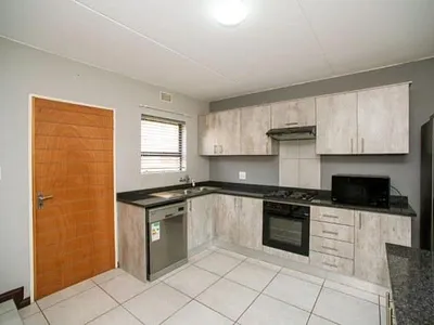 3 Bedroom Townhouse For Sale in Benoni - BbId.webp