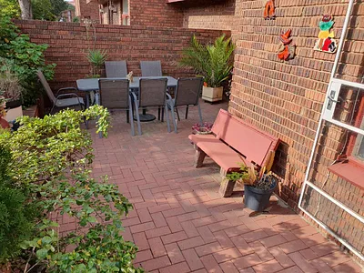 3 Bedroom Townhouse For Sale in Johannesburg - q2k7.webp