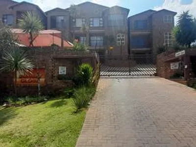 2 Bedroom Townhouse For Sale in Johannesburg - LYOd.webp