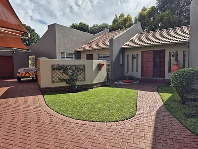 5 Bedroom House For Sale in Boksburg - D5HR.webp