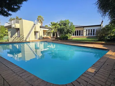 4 Bedroom House For Sale in Alberton - mEbh.webp
