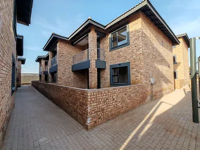 2 Bedroom Apartment For Sale in Benoni - MA6j.webp