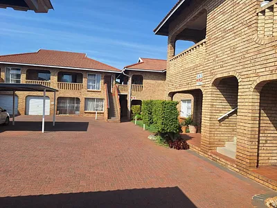 2 Bedroom Townhouse For Sale in Alberton - Uy5k.webp