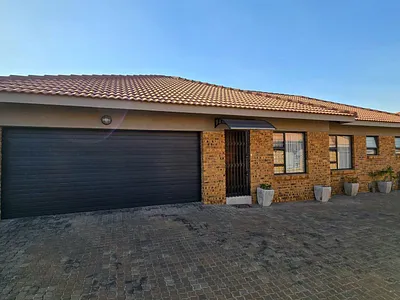 3 Bedroom Townhouse For Sale in Alberton - ChfD.webp