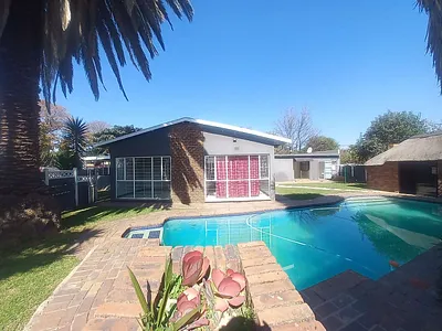 3 Bedroom House For Sale in Kempton Park - V8rJ.webp
