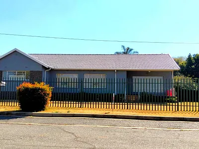 4 Bedroom House For Sale in Alberton - 8dJB.webp