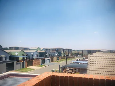 3 Bedroom Townhouse For Sale in Johannesburg - gJyM.webp