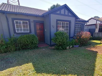 2 Bedroom House For Sale in Terenure, Kempton Park - 9CfR.webp